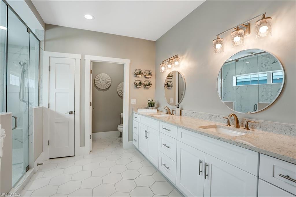 ISLAND SHORES - Residential