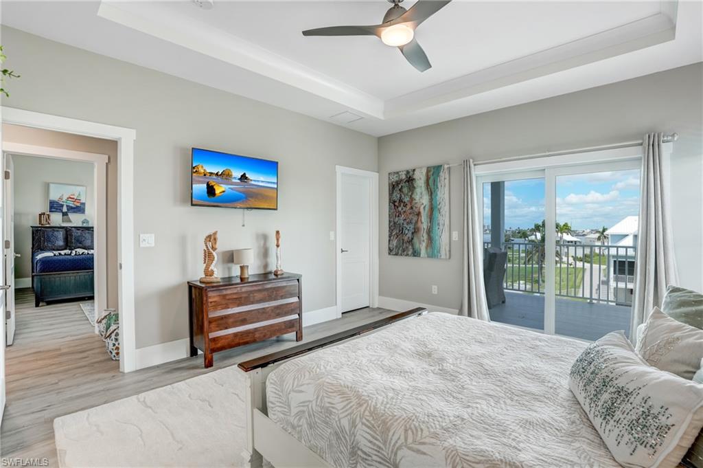 ISLAND SHORES - Residential