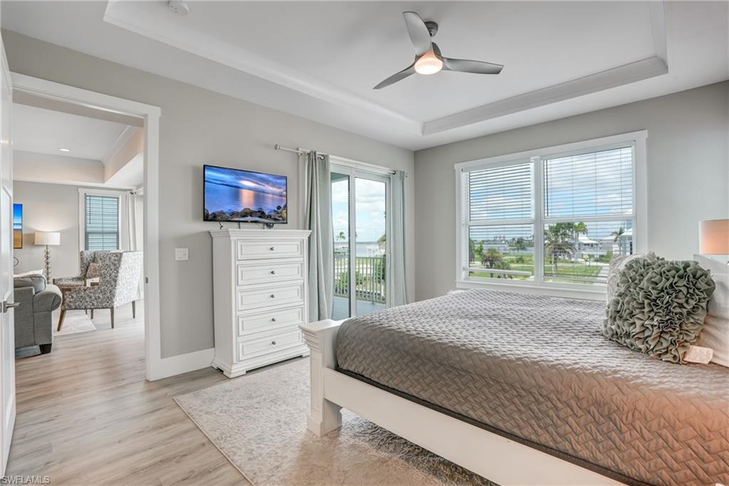 ISLAND SHORES - Residential