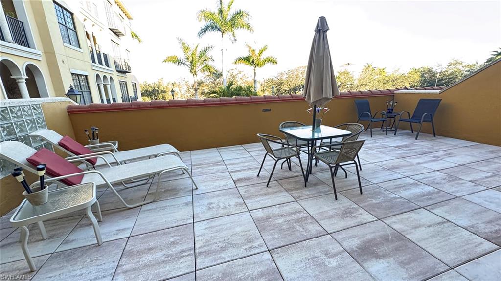 THE RESIDENCES AT COCONUT POINT - Residential Lease