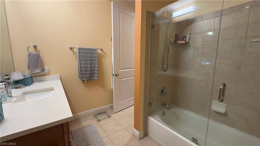 THE RESIDENCES AT COCONUT POINT - Residential Lease