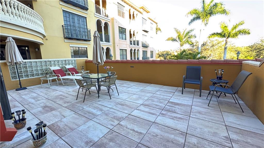 THE RESIDENCES AT COCONUT POINT - Residential Lease