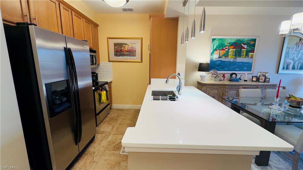 THE RESIDENCES AT COCONUT POINT - Residential Lease