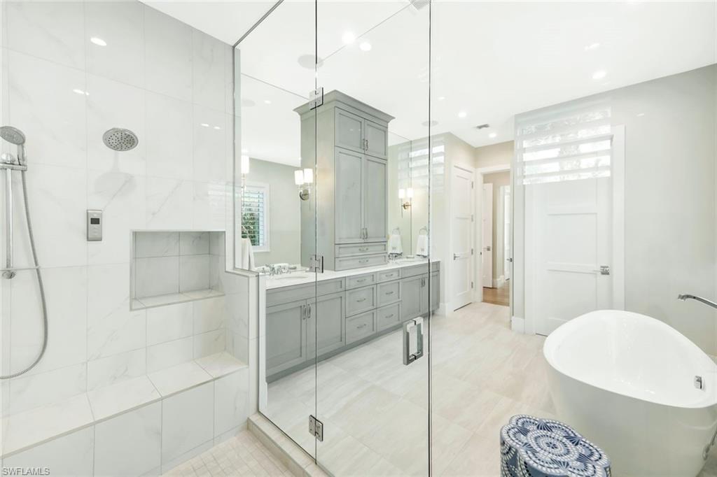 MOORINGS - Residential