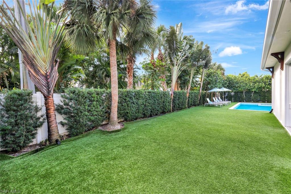 MOORINGS - Residential