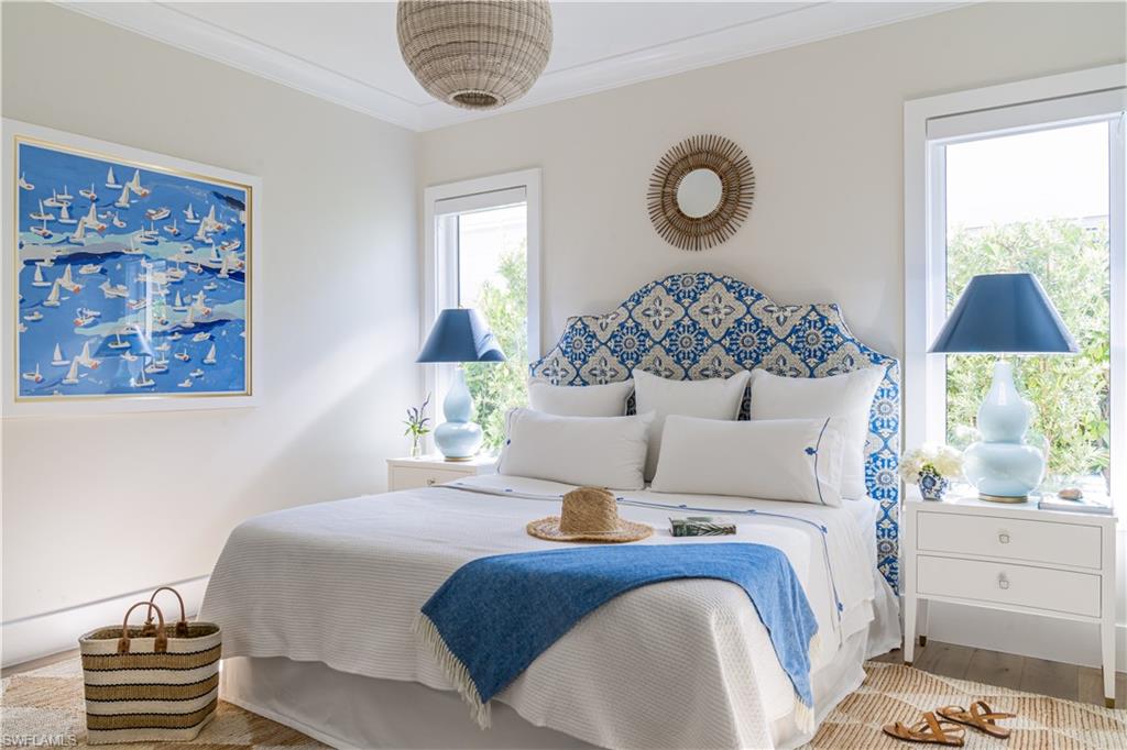 MOORINGS - Residential