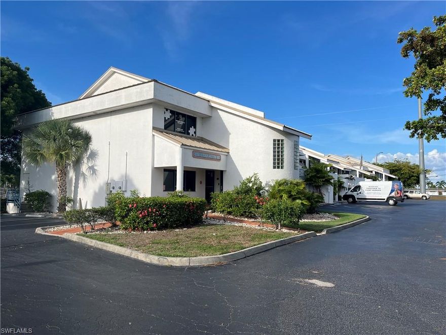 Two (2) 1,000 sf office's are available. Unit 106 is a first floor unit with a lobby, 4 private offices, conference room, storage closet, restroom. Unit 204 is a second floor unit with a large lobby with offices overlooking the gulf access canal. A discount is available for the second floor office.