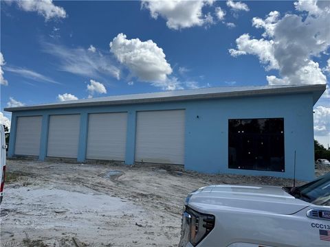 121 GRETCHEN AVE S LEHIGH ACRES FL 33973