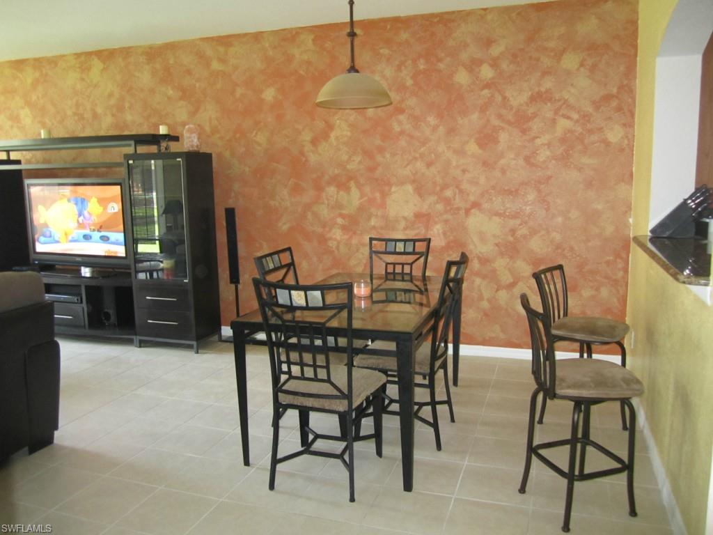 COLONNADE AT FORUM - Residential