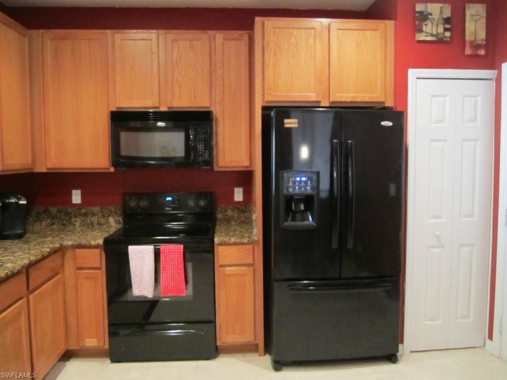 COLONNADE AT FORUM - Residential