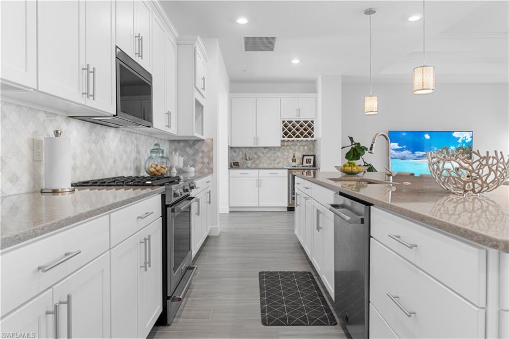 EDGEWATER - Residential