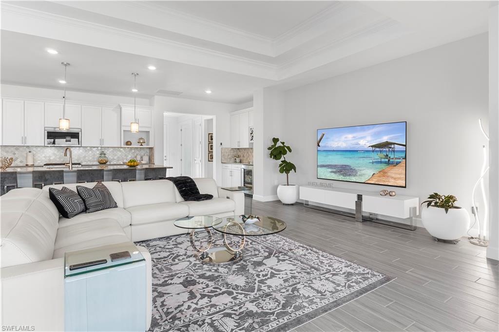 EDGEWATER - Residential