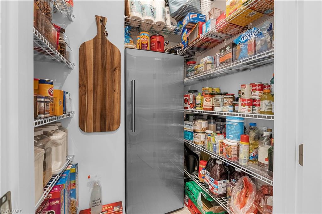 EDGEWATER - Residential