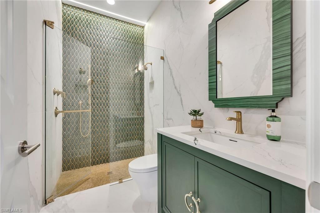 TOWN AND RIVER - Residential