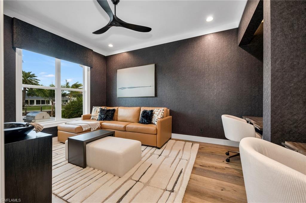 TOWN AND RIVER - Residential