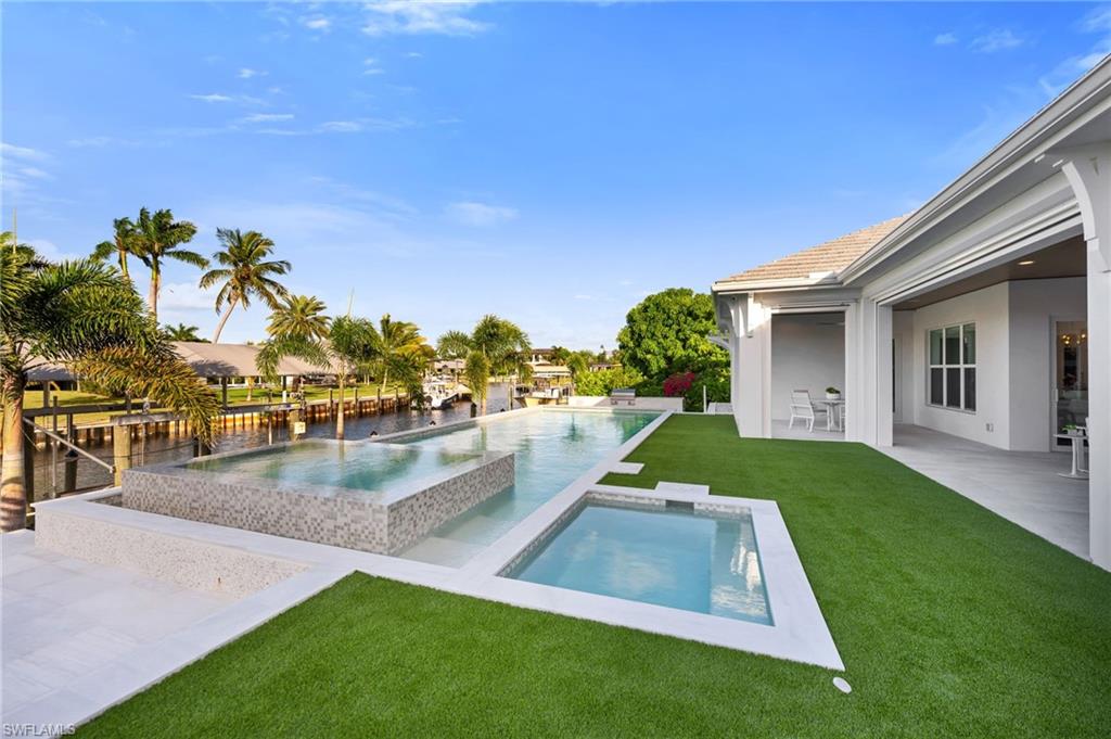 TOWN AND RIVER - Residential