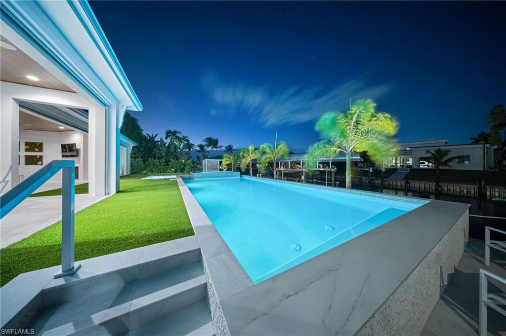 TOWN AND RIVER - Residential