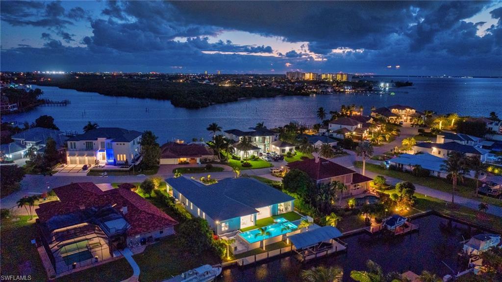 TOWN AND RIVER - Residential