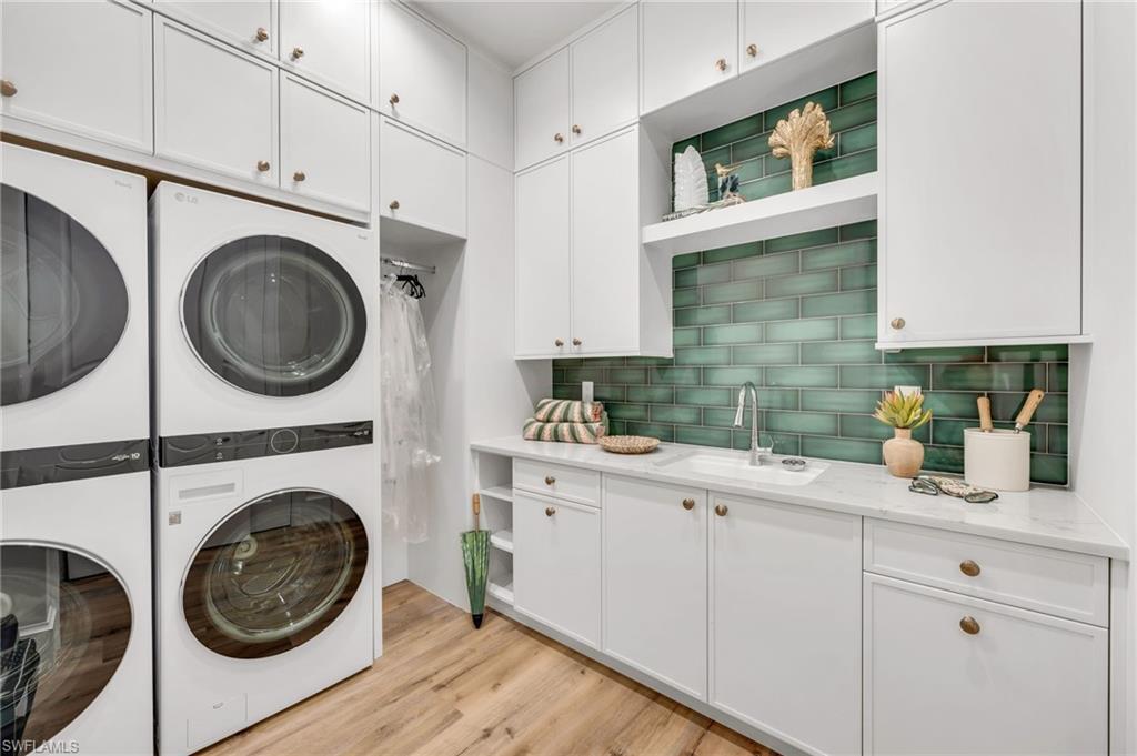 TOWN AND RIVER - Residential