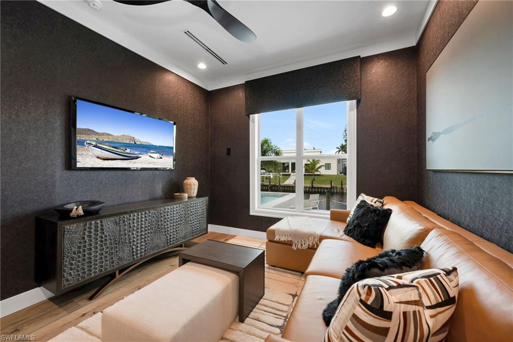 TOWN AND RIVER - Residential