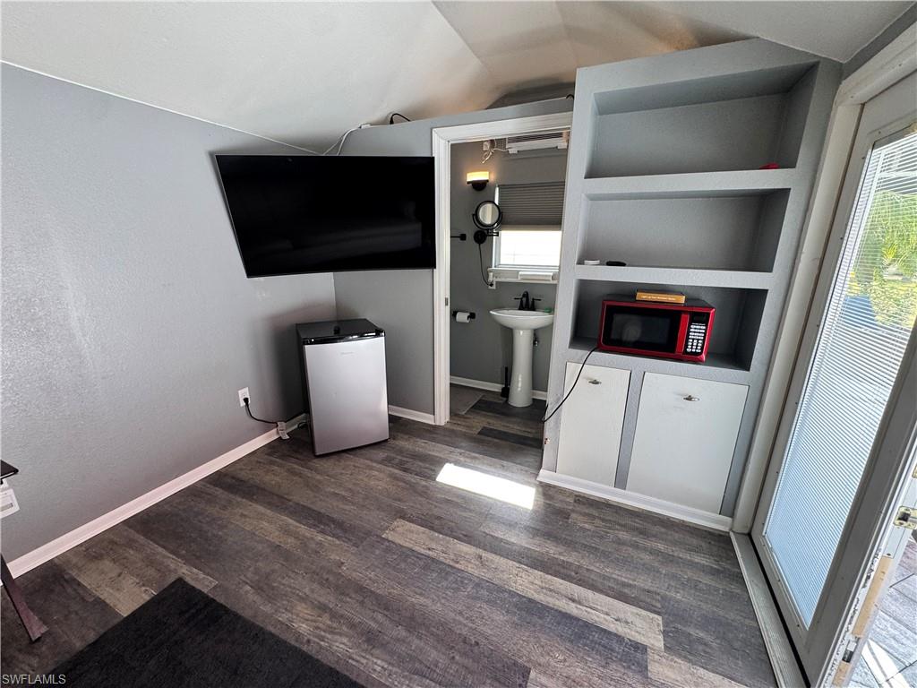 RIVERBEND MOTORCOACH RESORT - Land