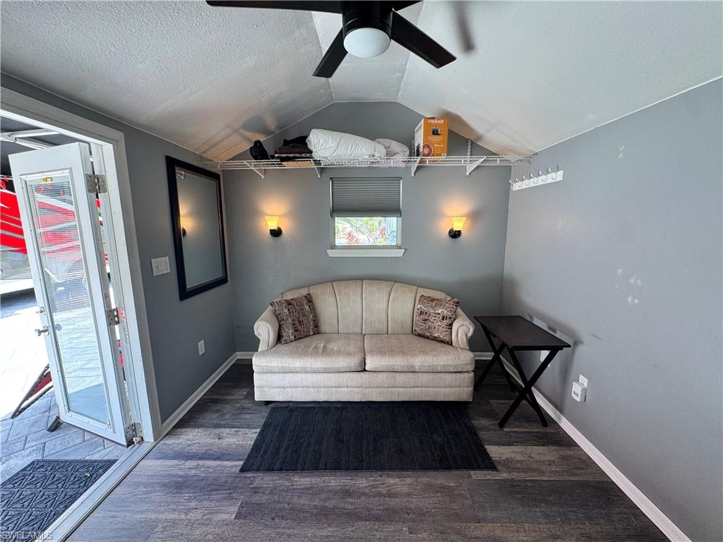 RIVERBEND MOTORCOACH RESORT - Land