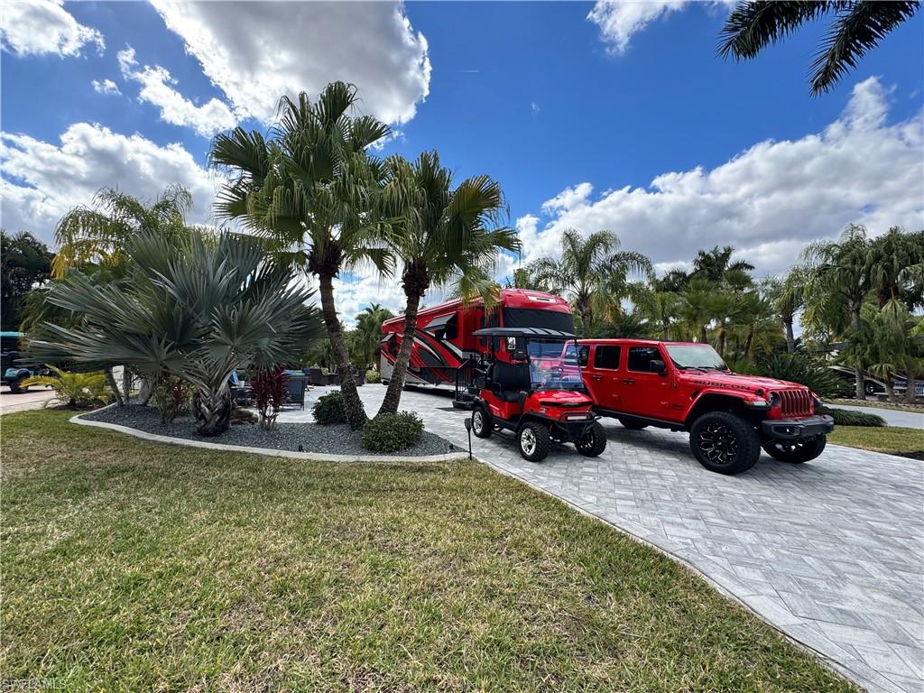 RIVERBEND MOTORCOACH RESORT - Land