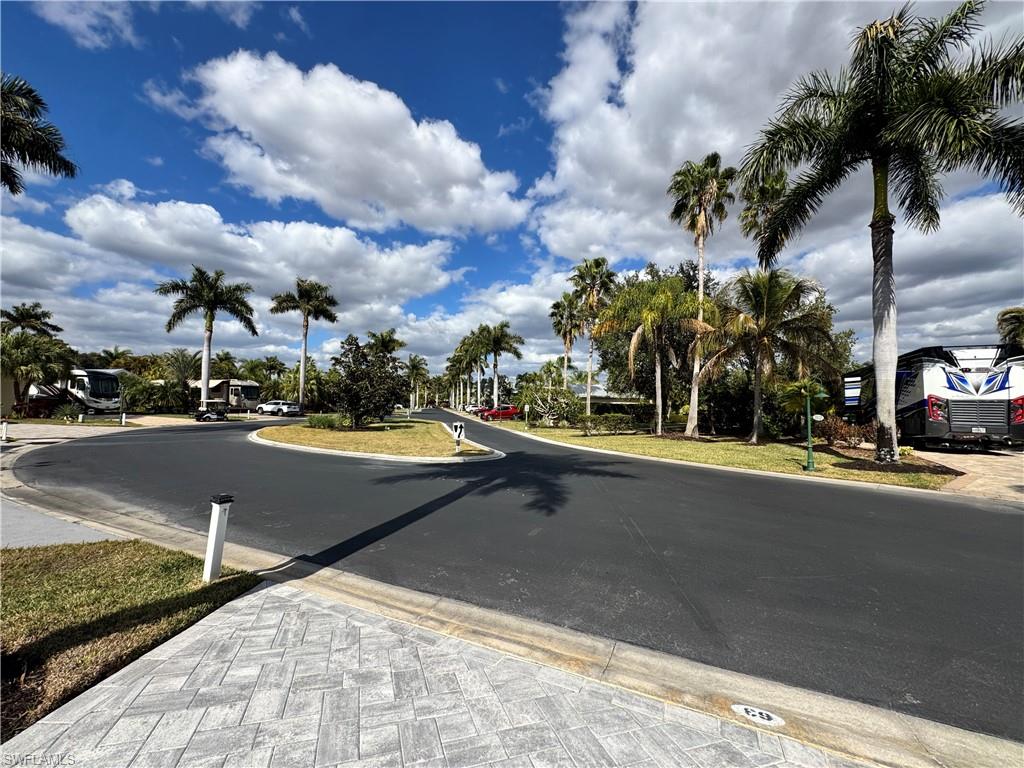 RIVERBEND MOTORCOACH RESORT - Land