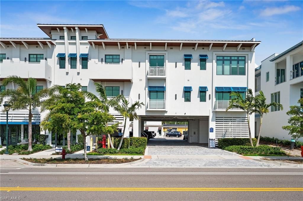 Photo of 101 8th ST S #302, NAPLES, FL 34102 (MLS # 225022499)