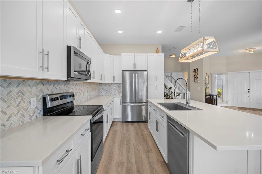 LAGUNA LAKES - Residential