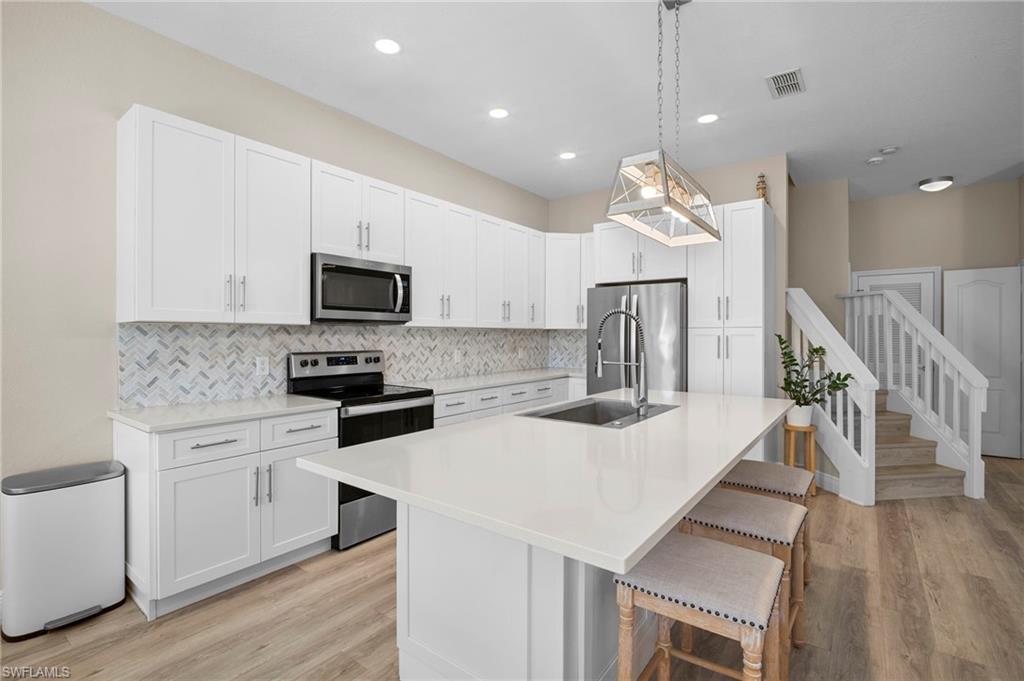 LAGUNA LAKES - Residential