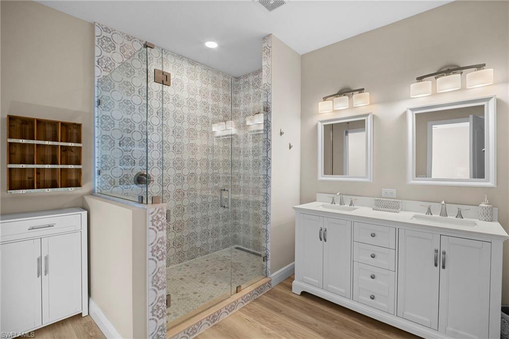 LAGUNA LAKES - Residential