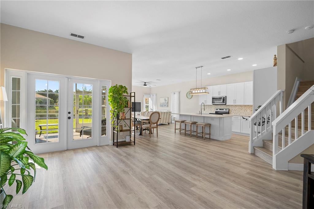 LAGUNA LAKES - Residential