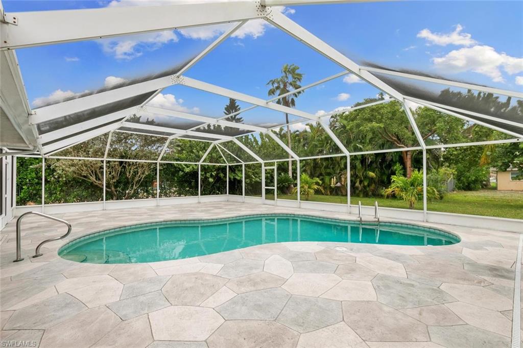 WILLOUGHBY ACRES - Residential