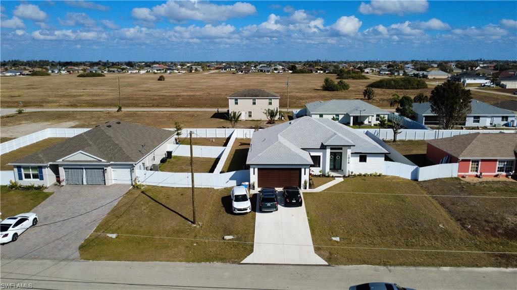 CAPE CORAL - Land