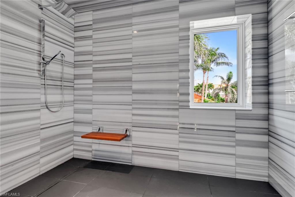 PARK SHORE - Residential