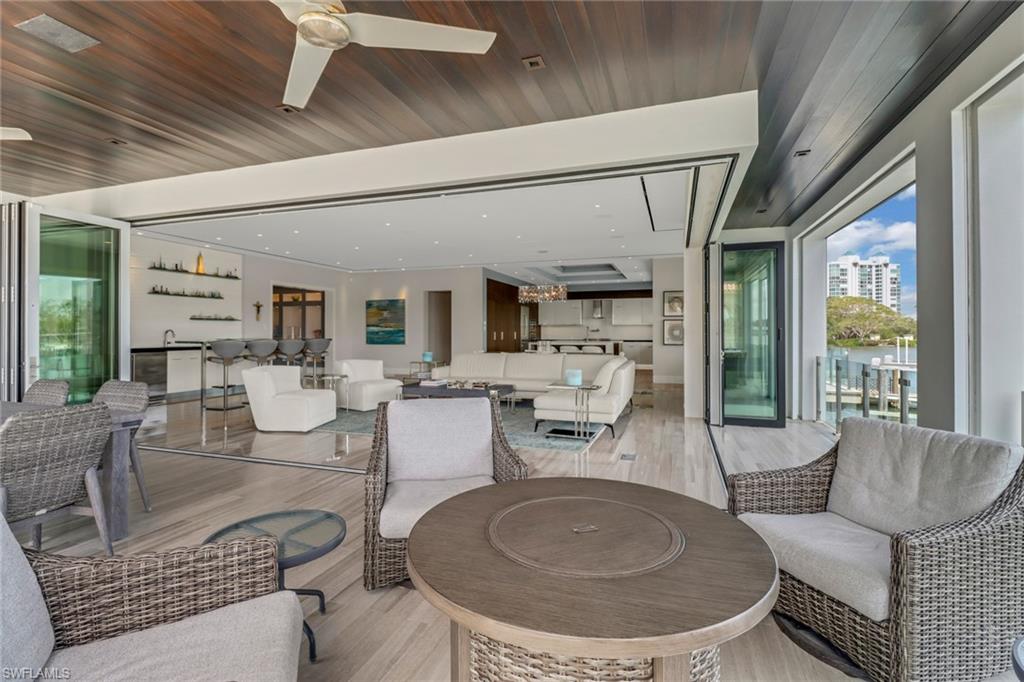 PARK SHORE - Residential