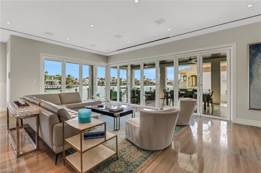 PARK SHORE - Residential