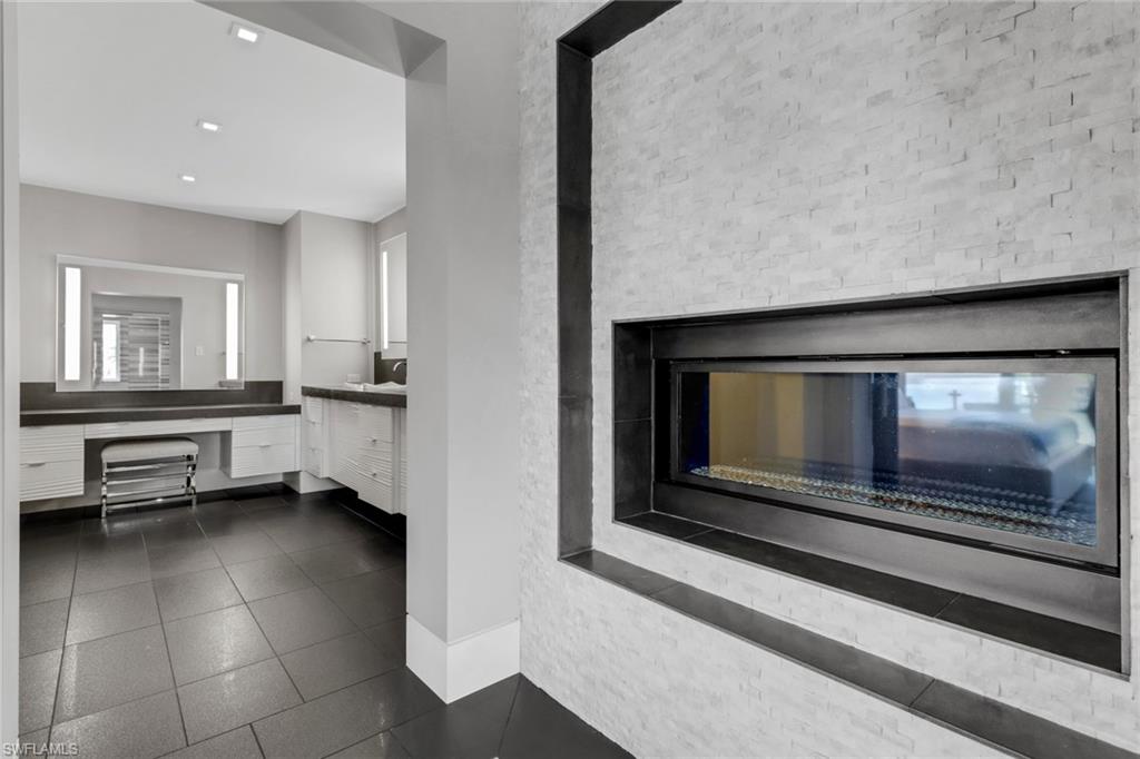 PARK SHORE - Residential