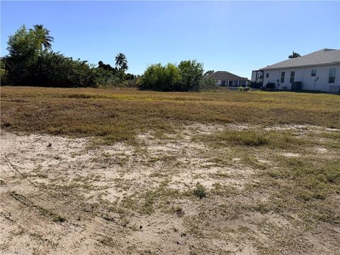 1118 NE 12th ST CAPE CORAL FL 33909