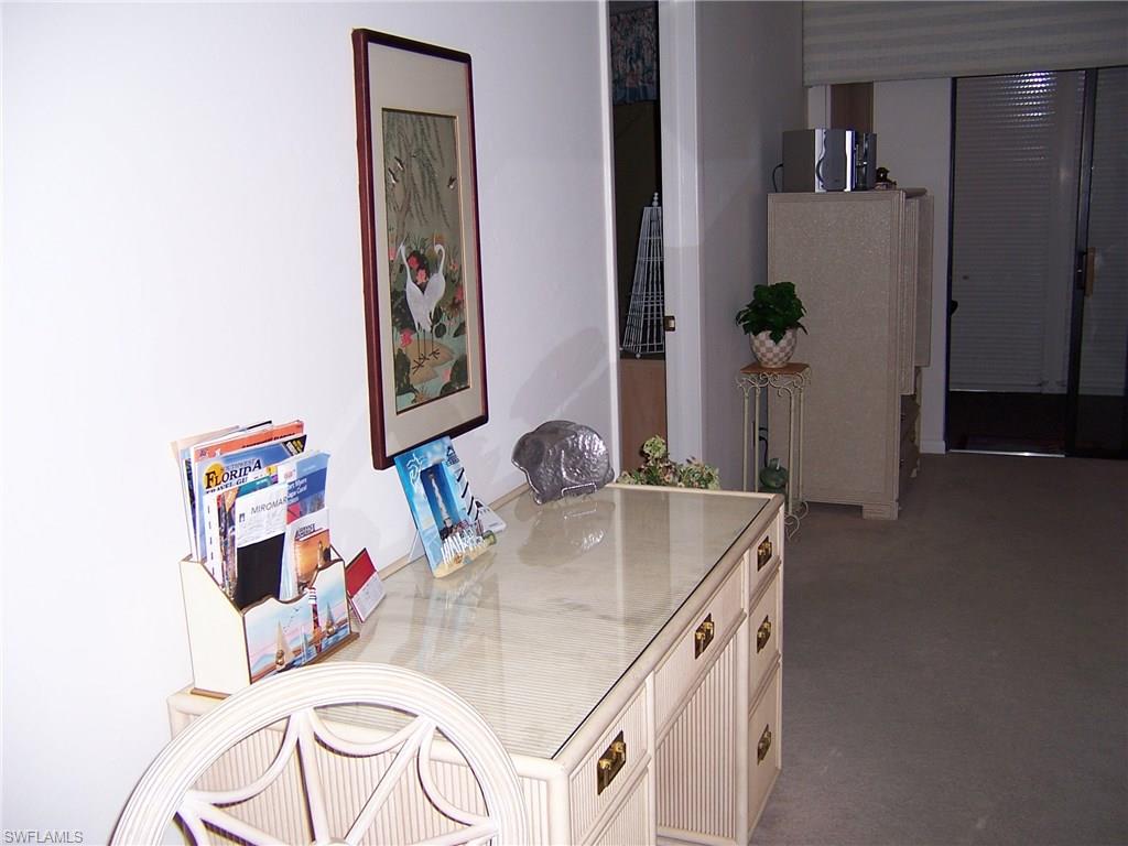 ADMIRALTY YACHT & RACQUET CLUB - Residential