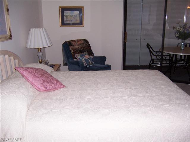 ADMIRALTY YACHT & RACQUET CLUB - Residential