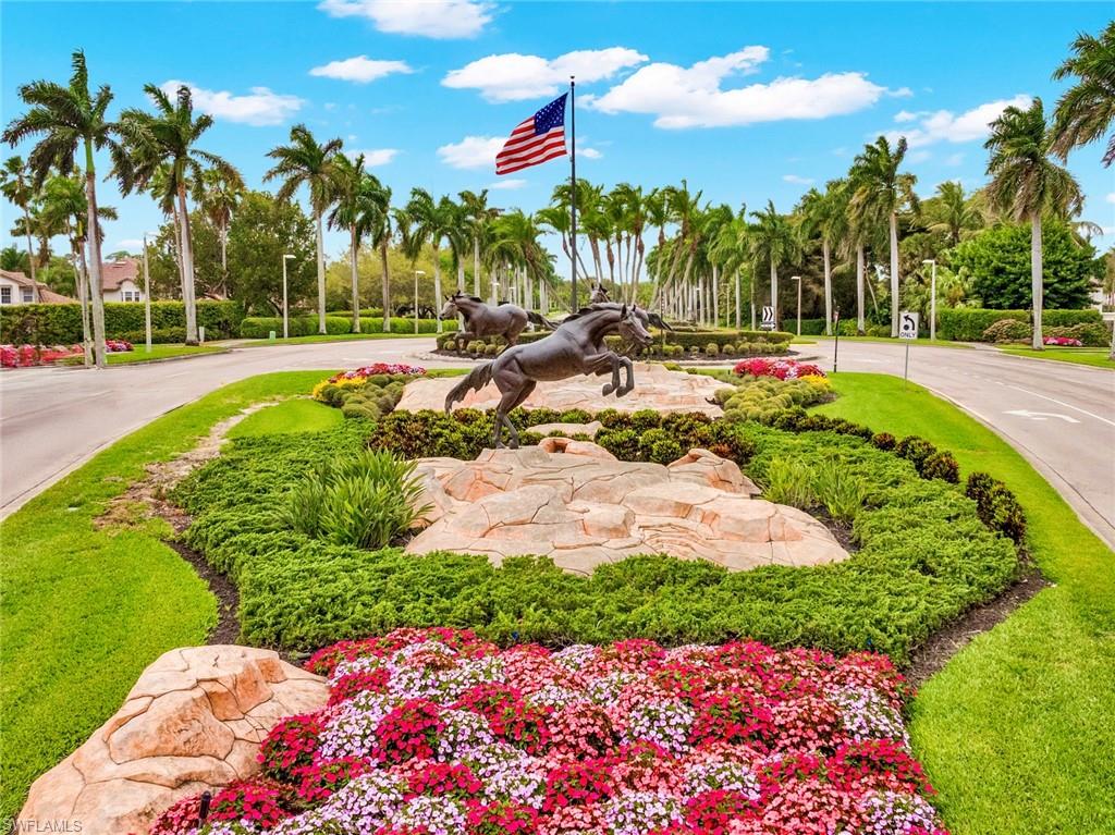 MUSTANG VILLAS - Residential