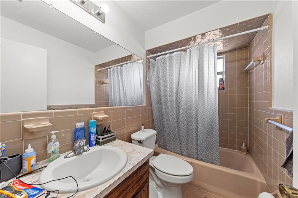 SAN CARLOS PARK - Residential