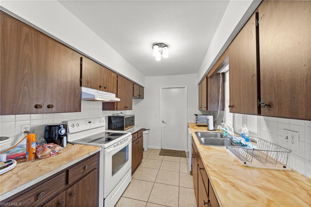 SAN CARLOS PARK - Residential