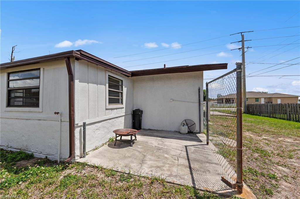 SAN CARLOS PARK - Residential