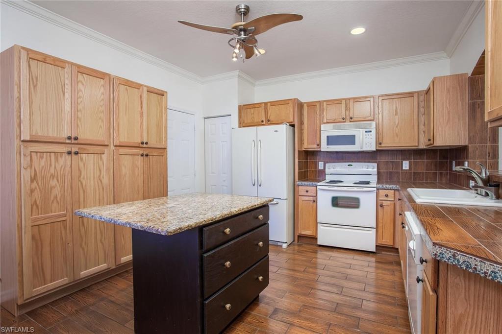 COLONNADE AT FORUM - Residential