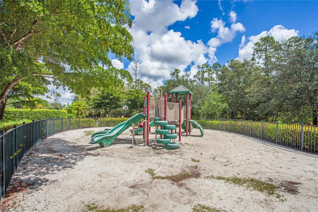 COLONNADE AT FORUM - Residential