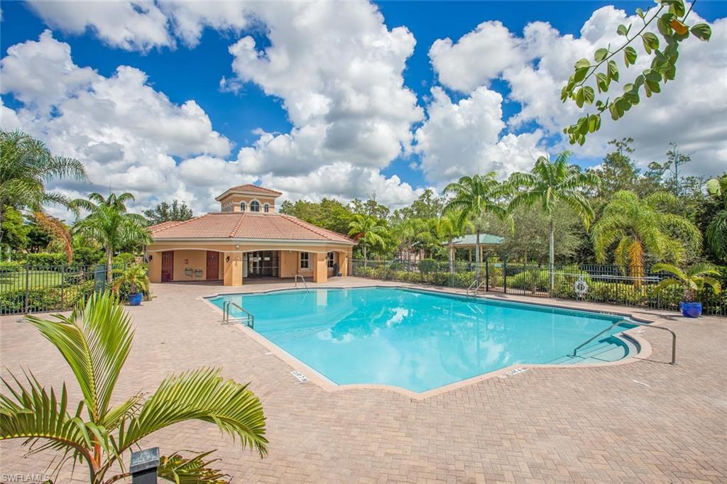 COLONNADE AT FORUM - Residential