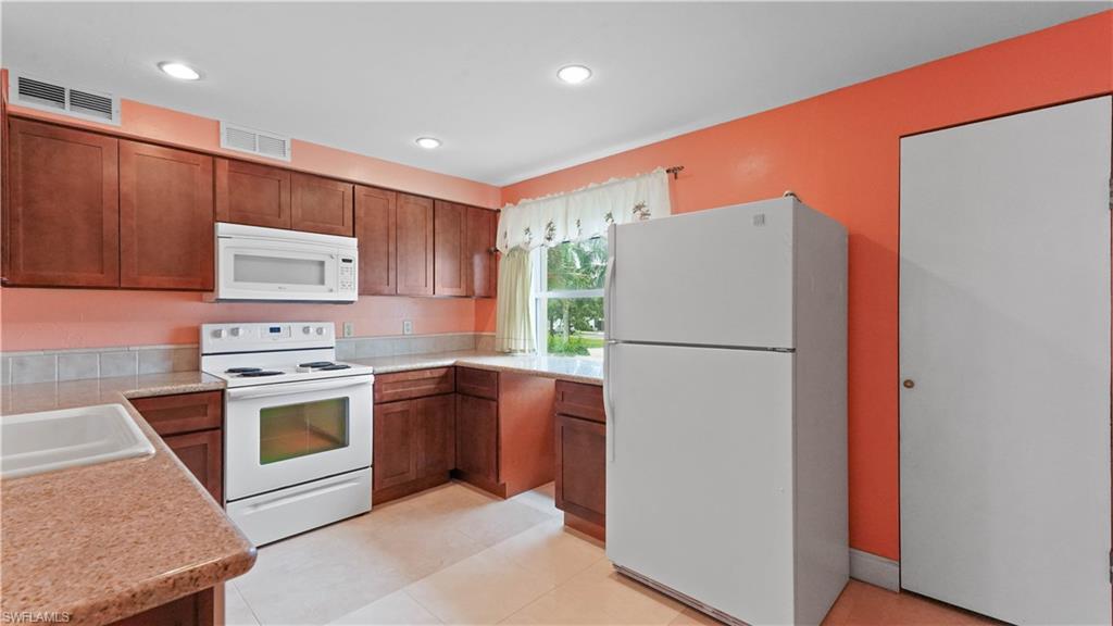 VILLA CAPRI CONDOMINIUM - Residential